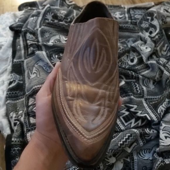 Guess Shoes - Picture 2 of 5